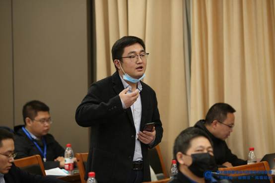 16.437ccm必赢国际法社会学院公杰博士与李喜燕教授讨论